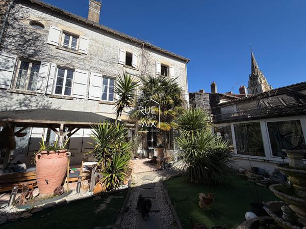 79800 LA MOTHE SAINT HERAY La Mothe Saint Heray - 376 m2