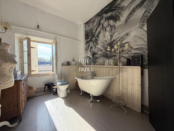 79800 LA MOTHE SAINT HERAY La Mothe Saint Heray - 376 m2