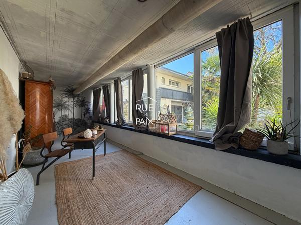 79800 LA MOTHE SAINT HERAY La Mothe Saint Heray - 376 m2
