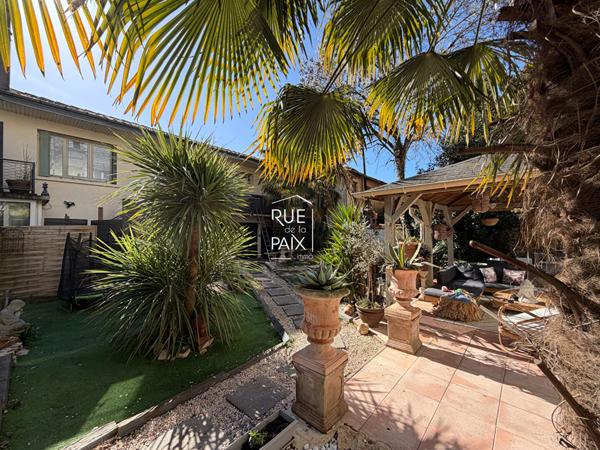 79800 LA MOTHE SAINT HERAY La Mothe Saint Heray - 376 m2