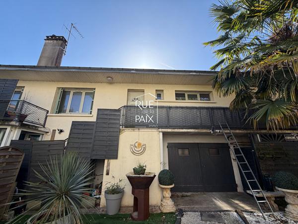 79800 LA MOTHE SAINT HERAY La Mothe Saint Heray - 376 m2