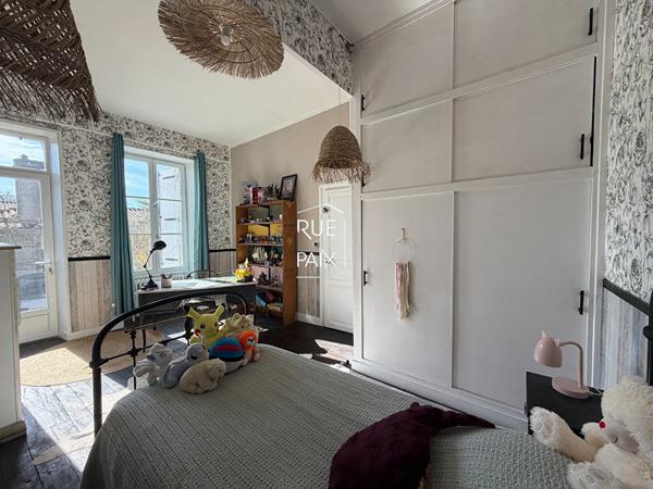 79800 LA MOTHE SAINT HERAY La Mothe Saint Heray - 376 m2