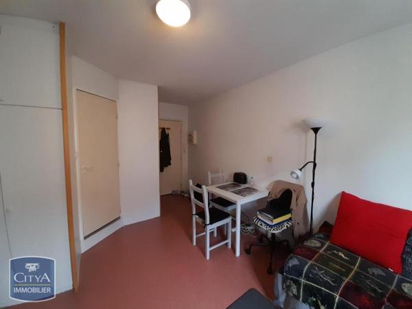 Appartement à louer 1 pièce 17.7m² Nîmes (30900)
