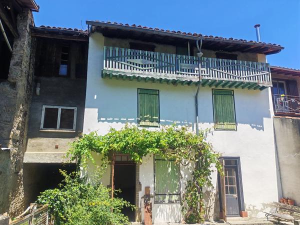 Maison de village spacieuse avec grand jardin et potentiel d’aménagement