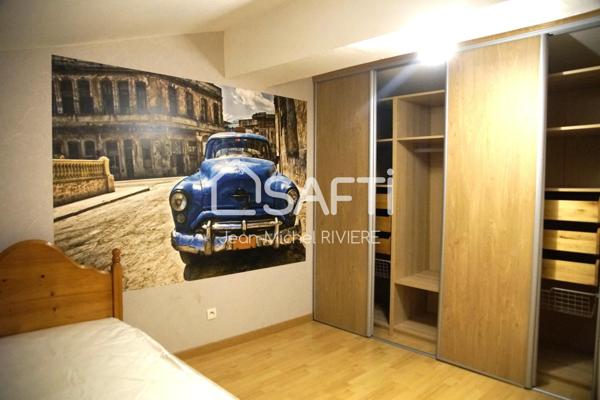 A proximité immédiate de Lorette et de l’axe Lyon Saint-Etienne, située dans un environnement campagnard et verdoyant