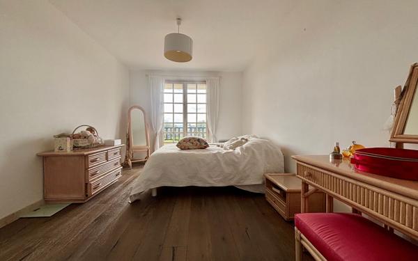 Appartement à vendre    5 pièces • 90 m2 Toulon
