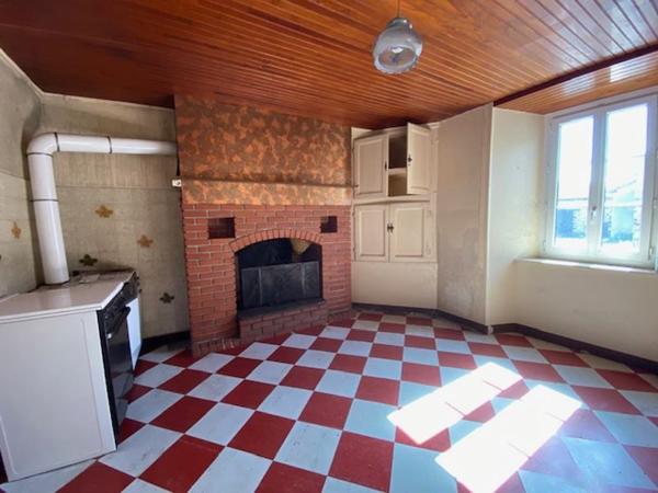 Maison à vendre 52 800 € Rochechouart 3 p 80 m² DPE
