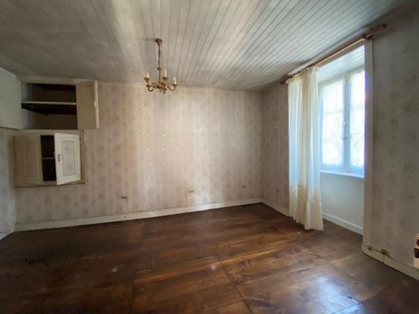 Maison à vendre 52 800 € Rochechouart 3 p 80 m² DPE
