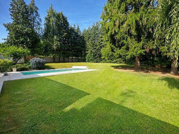 Vente                                                      Maison
                        
                     7 pièces                      130 m2                     à Maincy