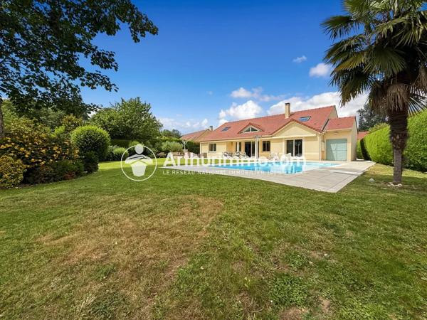 Vente                                                      Maison
                        
                     8 pièces                      260 m2                     à Étiolles
