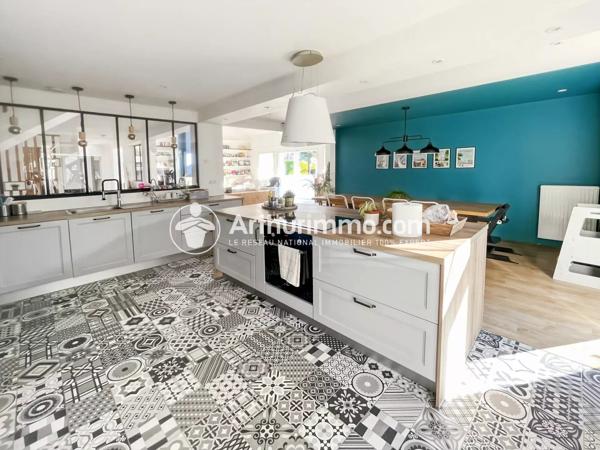 Vente                                                      Maison
                        
                     8 pièces                      260 m2                     à Étiolles
