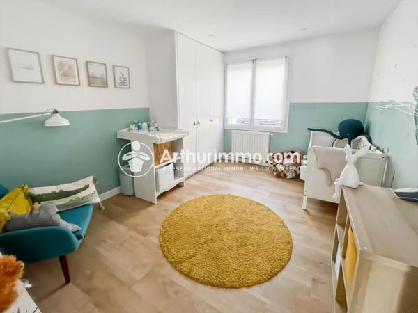 Vente                                                      Maison
                        
                     8 pièces                      260 m2                     à Étiolles