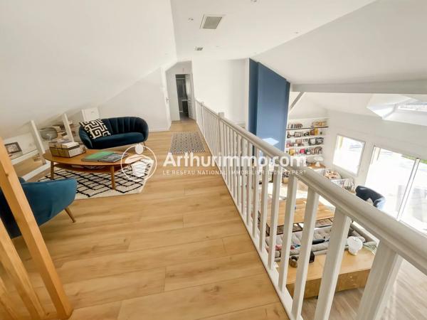 Vente                                                      Maison
                        
                     8 pièces                      260 m2                     à Étiolles