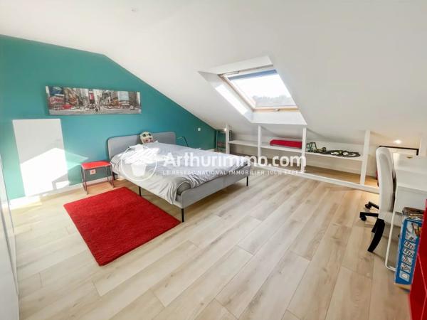Vente                                                      Maison
                        
                     8 pièces                      260 m2                     à Étiolles