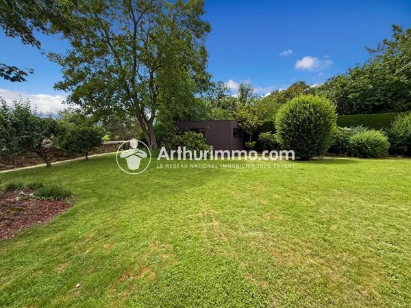 Vente                                                      Maison
                        
                     8 pièces                      260 m2                     à Étiolles