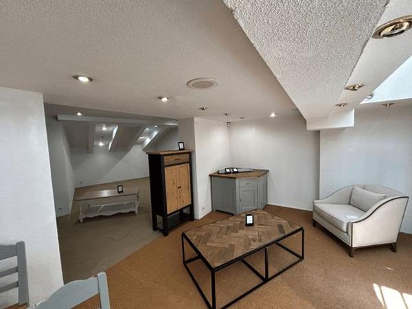 Location Local commercial 2 pièces 445 m² - Commerce Rouen 76000