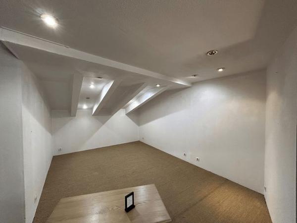 Location Local commercial 2 pièces 445 m² - Commerce Rouen 76000