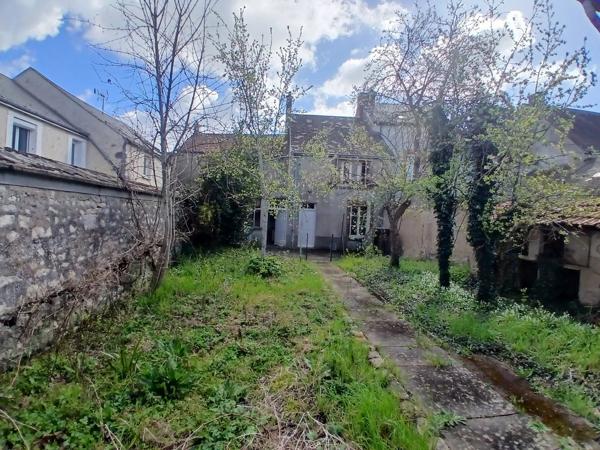Vente                                                      Maison de village
                        
                     7 pièces                      150 m2                     à Angerville