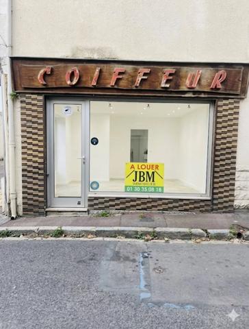 Location                                                      Local commercial
                        
                     1 pièces                      21 m2                     à Viarmes