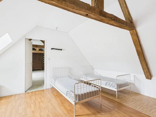 Maison en pierre magnifiquement rénovée près d'un village