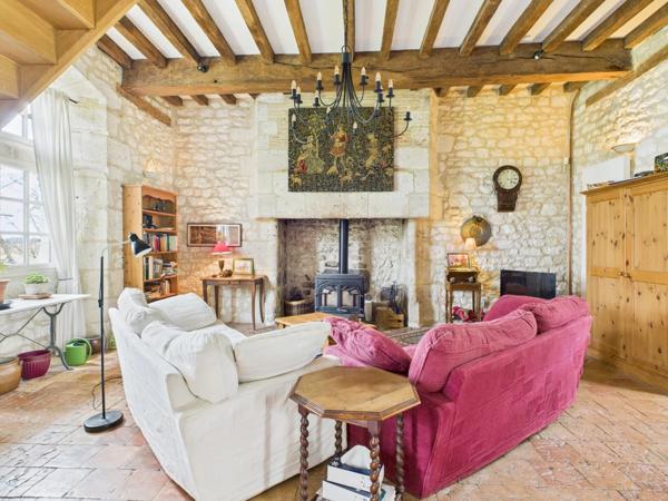 Maison en pierre magnifiquement rénovée près d'un village