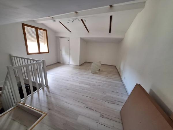 Charmante maison de caractère avec potentiel locatif à Charroux