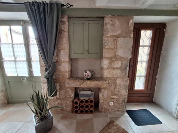 Charmante maison de caractère avec potentiel locatif à Charroux