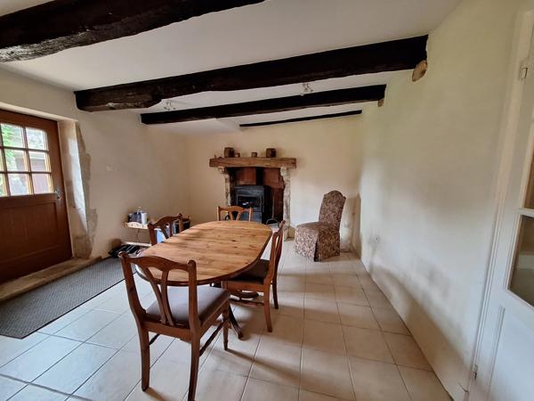 Charmante maison de caractère avec potentiel locatif à Charroux