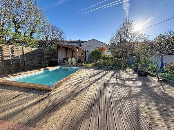 Maison récente 100 m² – 3 chambres – Jardin avec piscine – Issel