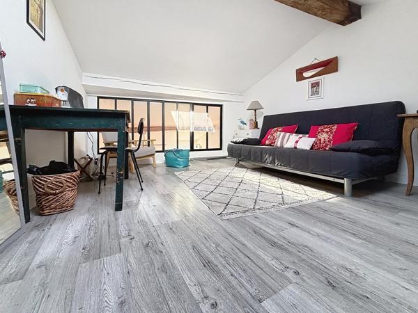 Maison récente 100 m² – 3 chambres – Jardin avec piscine – Issel