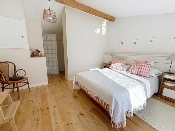 Maison récente 100 m² – 3 chambres – Jardin avec piscine – Issel