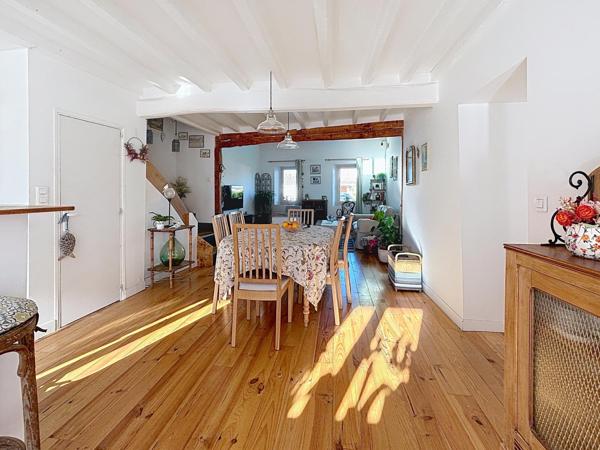 Maison récente 100 m² – 3 chambres – Jardin avec piscine – Issel