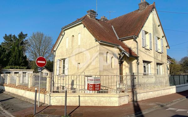 Maison à vendre    4 pièces •  Noyon