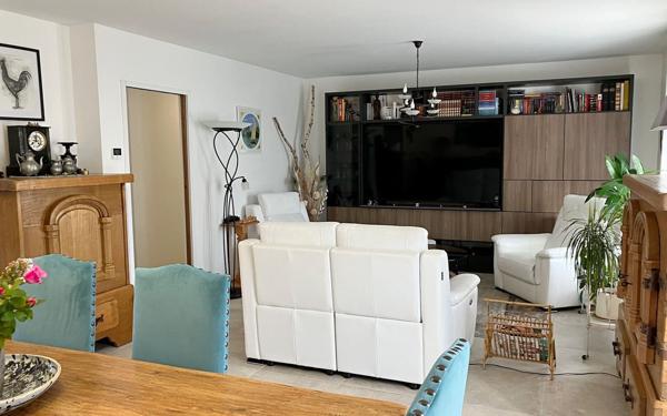 Maison à vendre    5 pièces •  La Couronne