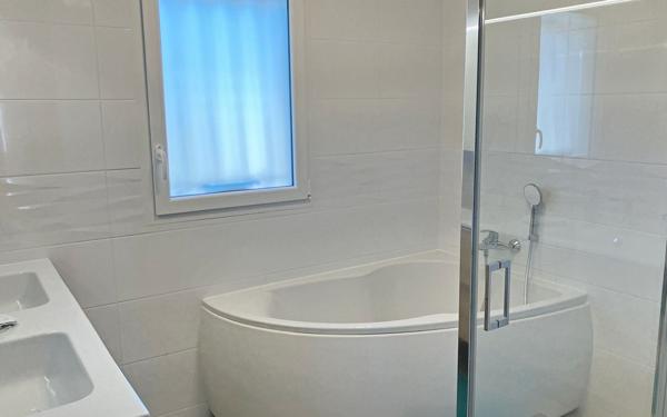 Maison à vendre    5 pièces •  La Couronne