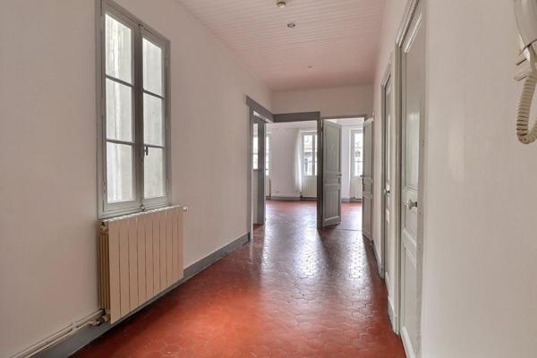 APPARTEMENT 3 PIECES + BUREAU - CAVE - 13001 MARSEILLE - RUE LAFAYETTE