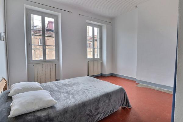 APPARTEMENT 3 PIECES + BUREAU - CAVE - 13001 MARSEILLE - RUE LAFAYETTE