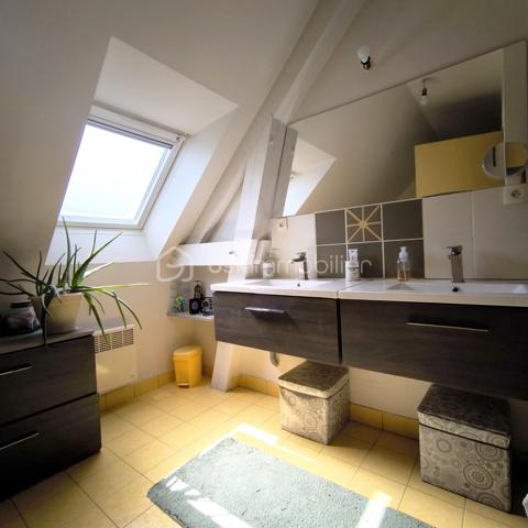 ✨ Belle maison familiale de 147 m² au calme – Tout à pied à Luitré !
​Découvrez cette agréable maison, située dans un lotissement de Luitré. lumineuse, spacieuse et très fonctionnelle, elle offre le cadre de vie idéal pour une famille en quête de tranquillité, sans pour autant s'isoler.
​Le grand point fort ? Une vraie vie de village à portée de main !
​🏡 Un intérieur spacieux et très bien pensé
​Au rez-de-chaussée :
​La pièce coup de cœur : Un superbe espace de vie de 55 m² avec cuisine équipée ouverte sur le séjour/salon, baigné de lumière et idéal pour recevoir.
​Le confort du plain-pied : Une chambre, une salle d'eau, un WC séparé et une buanderie pratique.
​À l'étage :
​L'espace nuit comprend 4 chambres spacieuses et une grande salle de bain (avec douche ET baignoire).
​Le bonus évolutif : Un grenier déjà isolé, chauffé et aménagé, parfait pour un bureau, une salle de jeux ou une 6ème chambre possible.
​🛠️ Les prestations et extérieurs
​Côté confort : Chauffage électrique au sol au rez-de-chaussée (très agréable au quotidien), rayonnant à l'étage et fenêtres double vitrage alu/PVC.
​Côté pratique : Un grand garage double pour abriter potentiellement deux véhicules et un grand parking en enrobé pouvant accueillir camping car et véhicules supplémentaires. 
​Côté jardin : Un terrain de 790 m² avec deux terrasses pour suivre le soleil : une exposée Est pour le petit-déjeuner, et une exposée Sud avec une jolie pergola en bois pour les repas d'été.
​📍 Le privilège des services de proximité à Luitré
​Vivre ici, c'est s'offrir le confort d'avoir tous les commerces et professionnels de santé à quelques minutes seulement :
​Pour le quotidien : Une boulangerie, une boucherie, une supérette, un coiffeur et un bar/presse/jeux très convivial.
​Pour la santé : Un environnement rassurant avec médecin, infirmière, ostéopathe et pharmacie sur place.
​Pour la voiture : Une station-service et une station de lavage à disposition dans la commune.
​📝 En résumé : Une maison chaleureuse, économique et très bien entretenue, dans une commune dynamique où l'on peut tout faire à pied. Une opportunité rare sur le secteur !
​Disponible pour les visites. Contactez-moi pour planifier