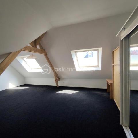 ✨ Belle maison familiale de 147 m² au calme – Tout à pied à Luitré !
​Découvrez cette agréable maison, située dans un lotissement de Luitré. lumineuse, spacieuse et très fonctionnelle, elle offre le cadre de vie idéal pour une famille en quête de tranquillité, sans pour autant s'isoler.
​Le grand point fort ? Une vraie vie de village à portée de main !
​🏡 Un intérieur spacieux et très bien pensé
​Au rez-de-chaussée :
​La pièce coup de cœur : Un superbe espace de vie de 55 m² avec cuisine équipée ouverte sur le séjour/salon, baigné de lumière et idéal pour recevoir.
​Le confort du plain-pied : Une chambre, une salle d'eau, un WC séparé et une buanderie pratique.
​À l'étage :
​L'espace nuit comprend 4 chambres spacieuses et une grande salle de bain (avec douche ET baignoire).
​Le bonus évolutif : Un grenier déjà isolé, chauffé et aménagé, parfait pour un bureau, une salle de jeux ou une 6ème chambre possible.
​🛠️ Les prestations et extérieurs
​Côté confort : Chauffage électrique au sol au rez-de-chaussée (très agréable au quotidien), rayonnant à l'étage et fenêtres double vitrage alu/PVC.
​Côté pratique : Un grand garage double pour abriter potentiellement deux véhicules et un grand parking en enrobé pouvant accueillir camping car et véhicules supplémentaires. 
​Côté jardin : Un terrain de 790 m² avec deux terrasses pour suivre le soleil : une exposée Est pour le petit-déjeuner, et une exposée Sud avec une jolie pergola en bois pour les repas d'été.
​📍 Le privilège des services de proximité à Luitré
​Vivre ici, c'est s'offrir le confort d'avoir tous les commerces et professionnels de santé à quelques minutes seulement :
​Pour le quotidien : Une boulangerie, une boucherie, une supérette, un coiffeur et un bar/presse/jeux très convivial.
​Pour la santé : Un environnement rassurant avec médecin, infirmière, ostéopathe et pharmacie sur place.
​Pour la voiture : Une station-service et une station de lavage à disposition dans la commune.
​📝 En résumé : Une maison chaleureuse, économique et très bien entretenue, dans une commune dynamique où l'on peut tout faire à pied. Une opportunité rare sur le secteur !
​Disponible pour les visites. Contactez-moi pour planifier