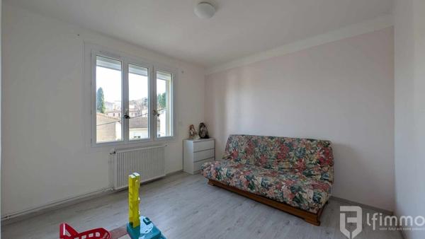 Maison 4 faces, 5 chambres et jardin