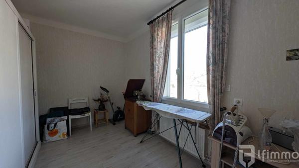 Maison 4 faces, 5 chambres et jardin