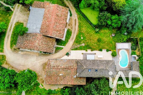 Maison à vendre 9 pièces 235 m² Queaux