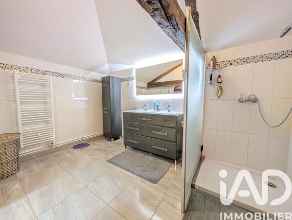 Maison à vendre 9 pièces 235 m² Queaux