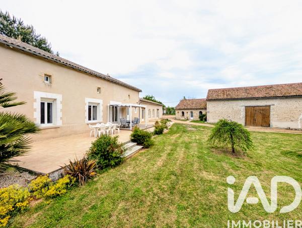Maison à vendre 9 pièces 235 m² Queaux
