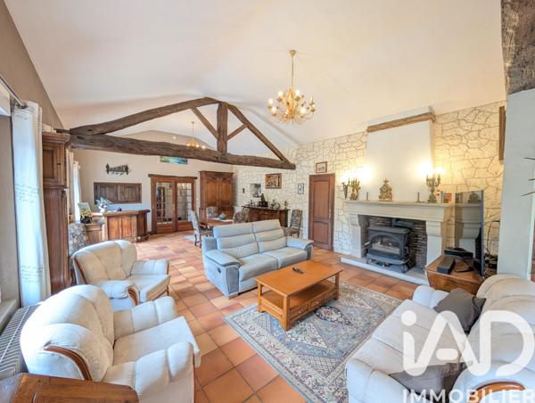 Maison à vendre 9 pièces 235 m² Queaux