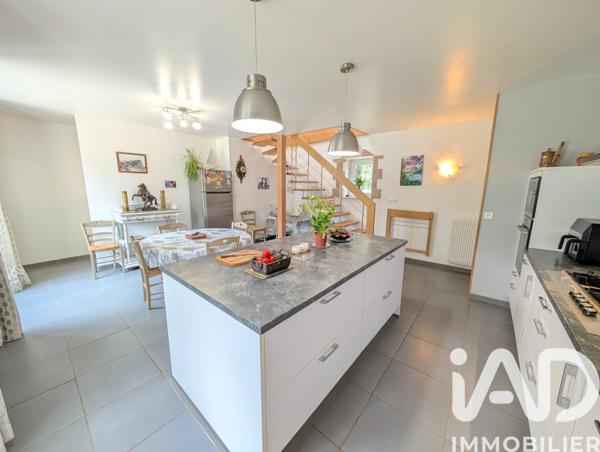 Maison à vendre 9 pièces 235 m² Queaux