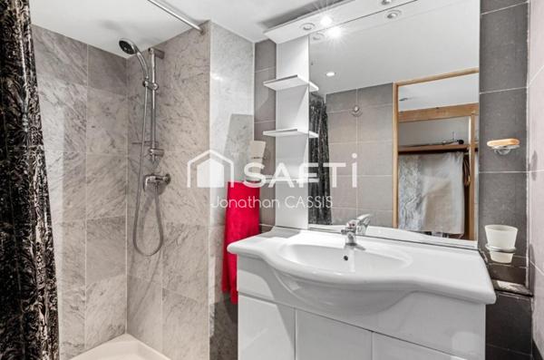 A Vendre - Murs à vendre Local commercial 103m²