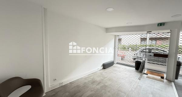 À vendre Local commercial 43.33 m² - Bougival 78380