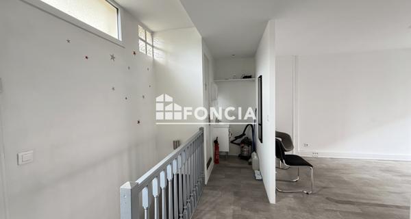 À vendre Local commercial 43.33 m² - Bougival 78380