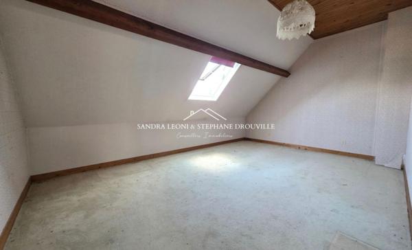 PROCHE MAINTENON - AGREABLE MAISON de 124 m2, 3 CHAMBRES